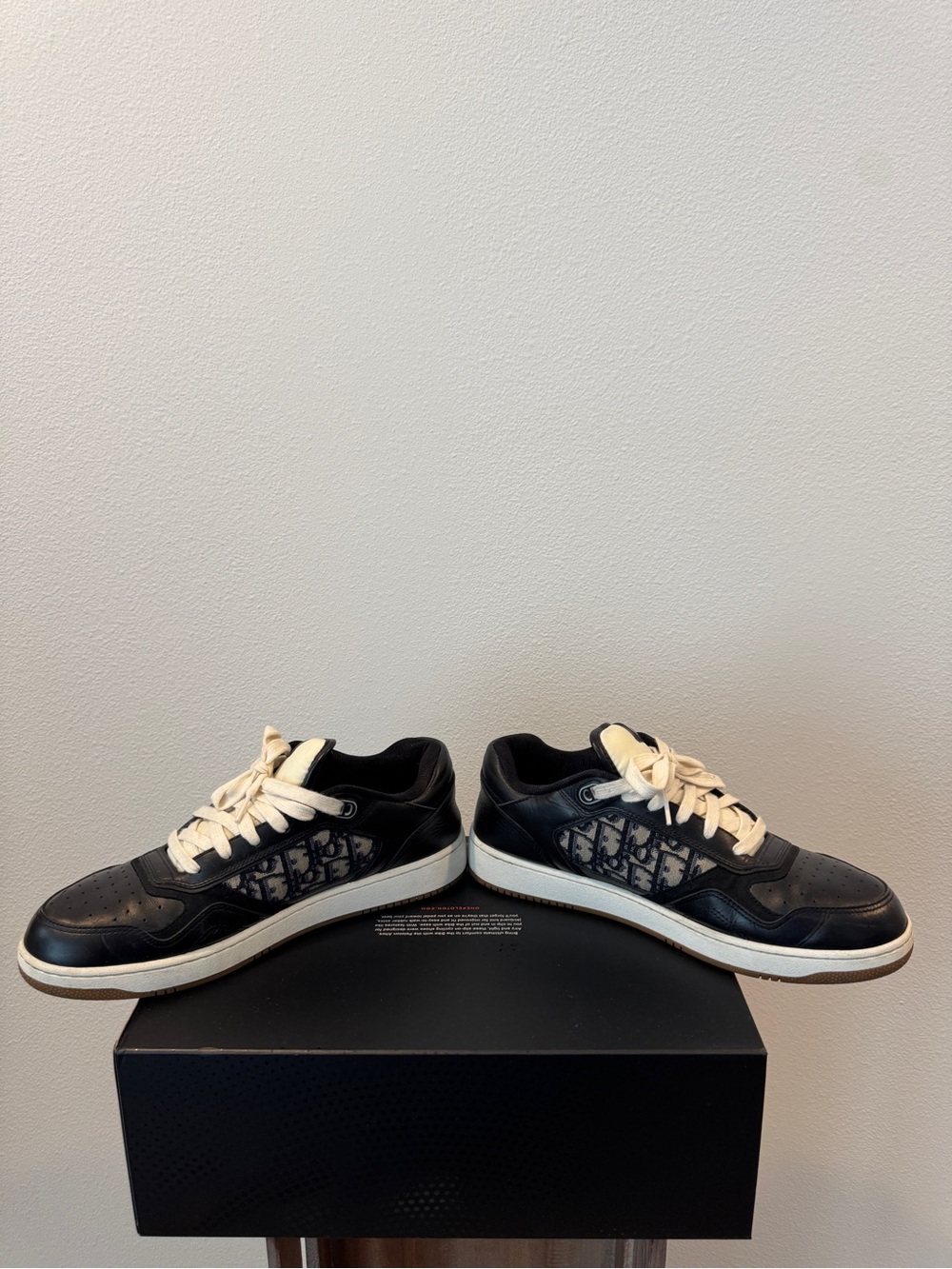 Dior Black and Cream Men's Low-Top Sneakers - Picture 8 of 16